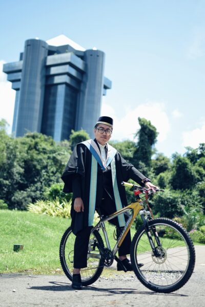 Bachelor of Business - with majors in Finance and Human Resource Management